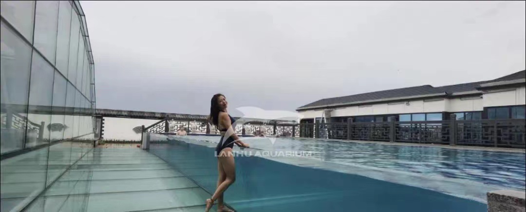 Jilin Dongwo Hotel Hanging Sky Swimming Pool, China